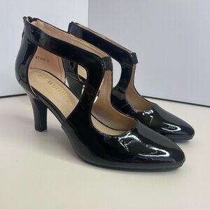 Comfortable Black Patent Leather Closed‎ Toe Heels